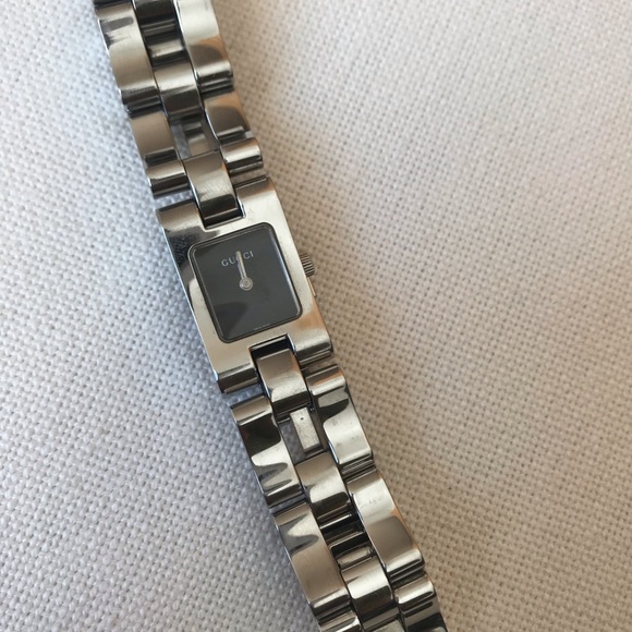 GUCCI 2305L Quartz Stainless Steal Watch - Picture 2 of 5